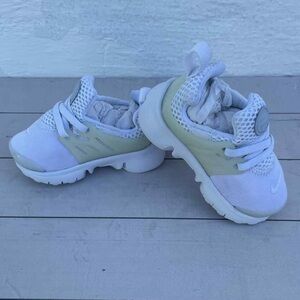 Nike Kids White and Cream Sneakers
